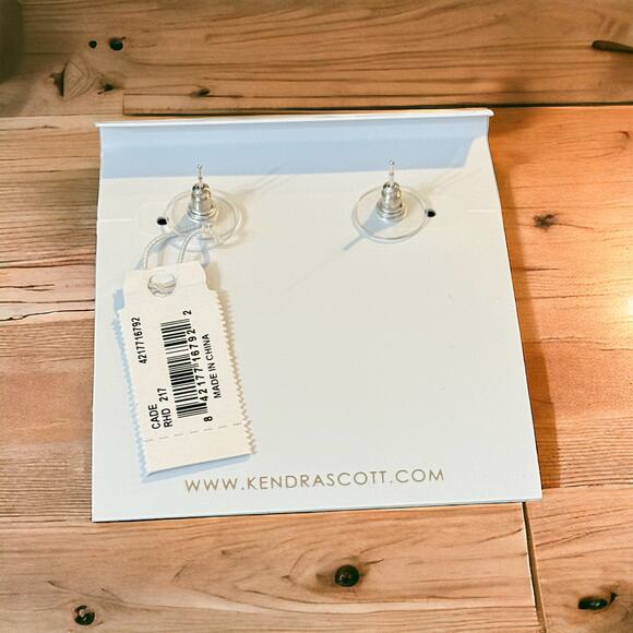 NWT! Kendra Scott Cade Silver Stud Earrings in Ivory Mother-of-Pearl - Picture 6 of 6